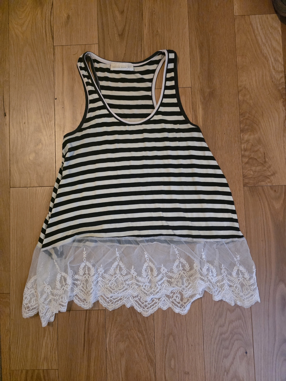 BOUTIQUE Black/Cream Lace Hem Layering Tunic Tank Top Boho